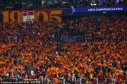 压力山大！斯洛特正面回应名宿质疑：利物浦绝非“一盘散沙”